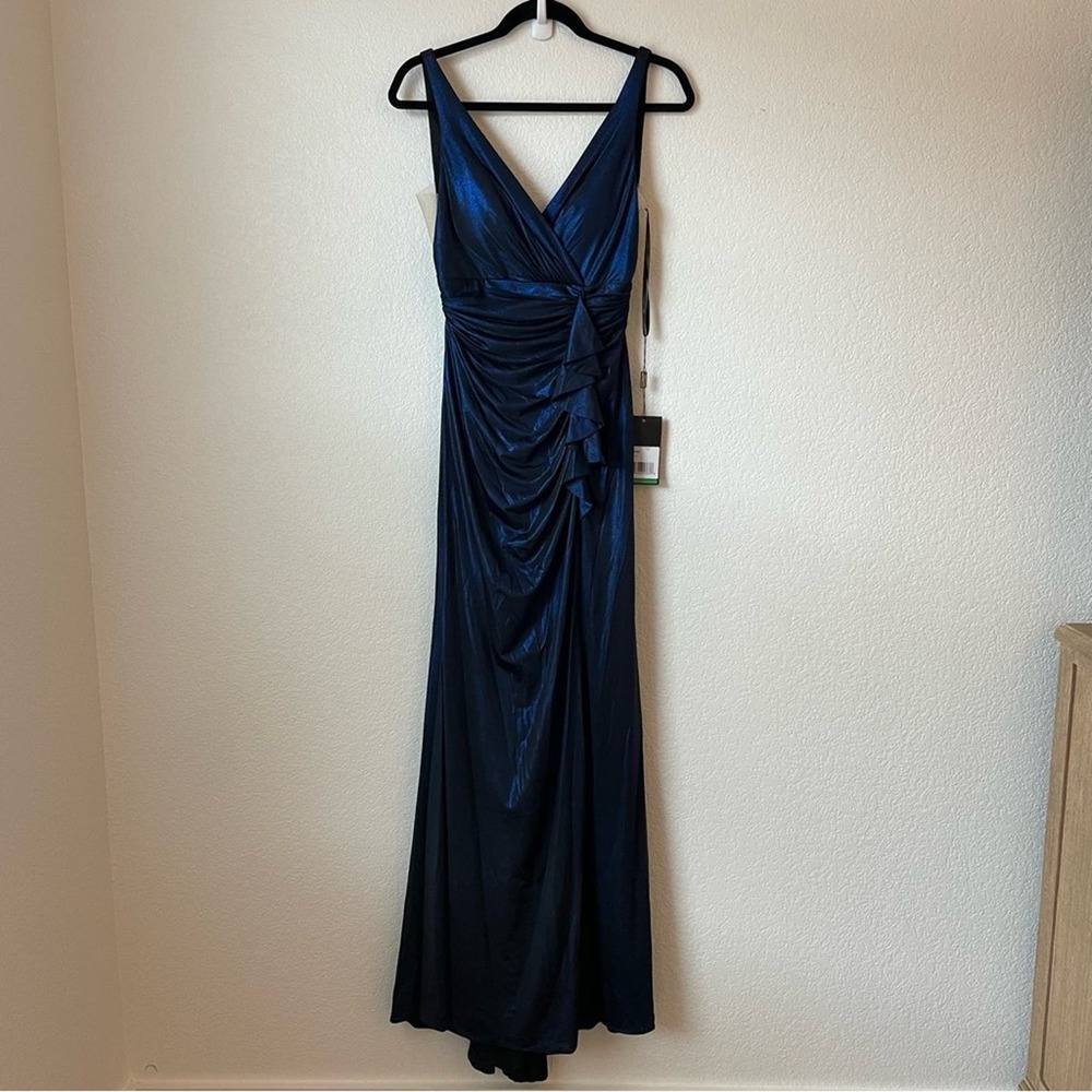 La Femme Navy Blue Metallic V-Neck Ruched Gown with Thigh Slit - Picture 5 of 9